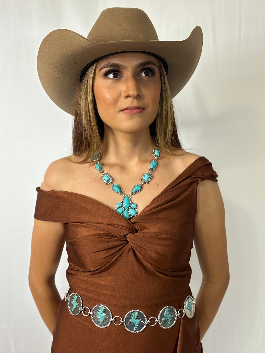 Off Shoulder dress brown/ front ruffle